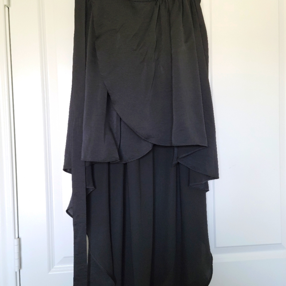 BCBGeneration New, black wrap around skirt, Size: Medium